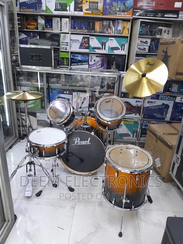 Pearl Drumset - main view