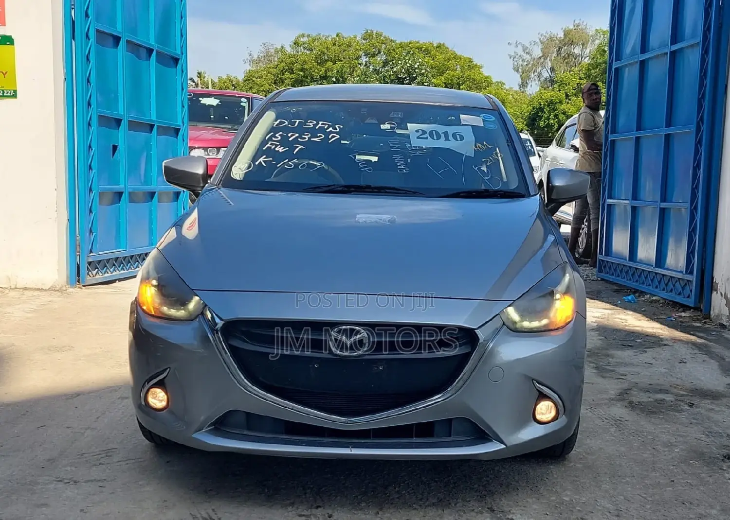 Mazda Demio 2016 Silver