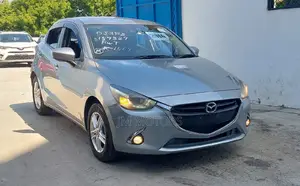 Mazda Demio 2016 Silver