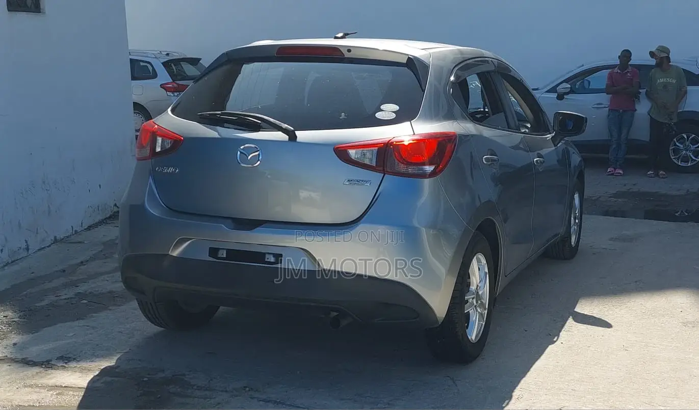 Mazda Demio 2016 Silver
