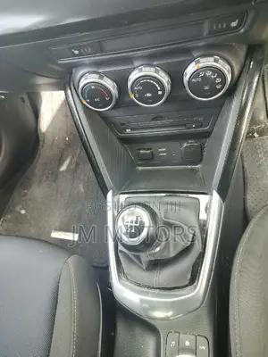 Mazda Demio 2016 Silver