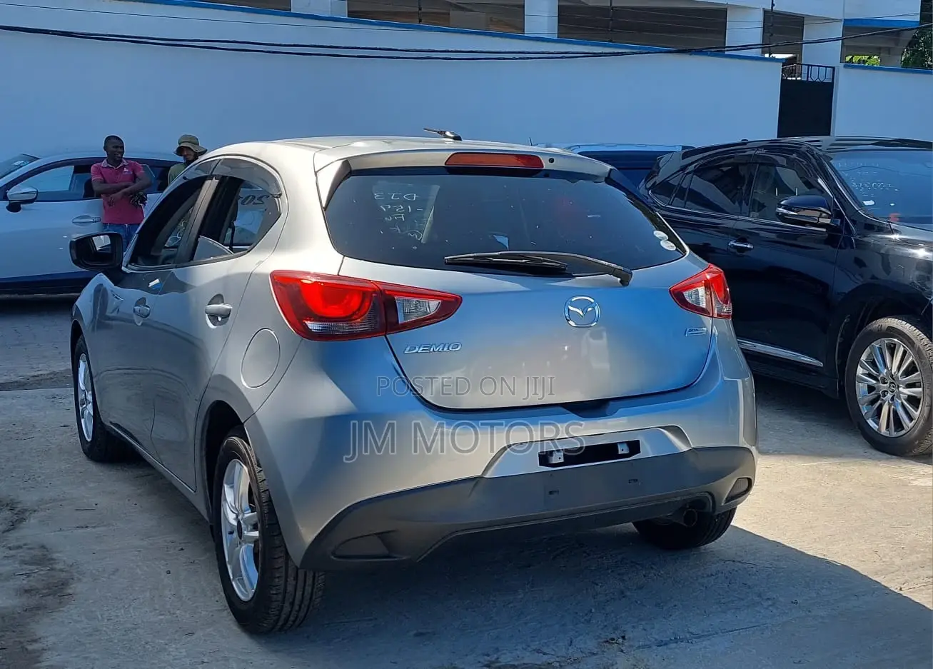 Mazda Demio 2016 Silver
