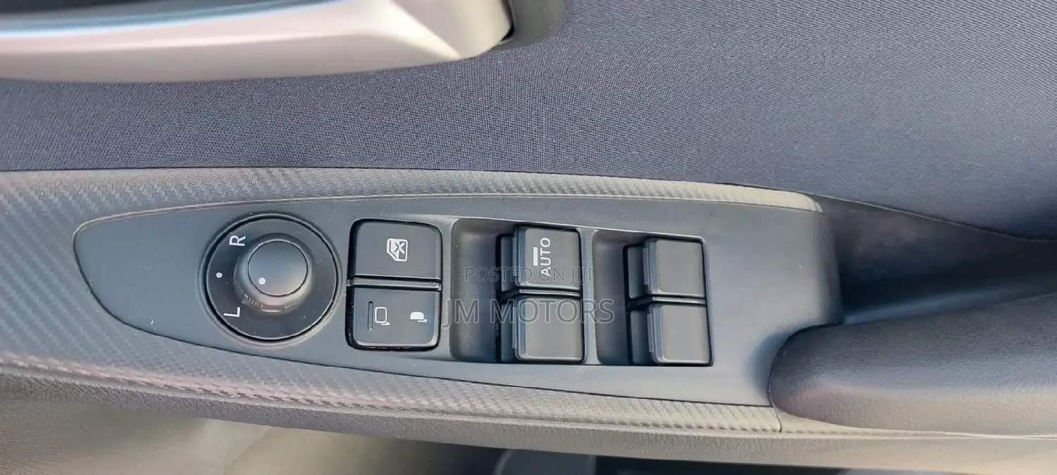 Mazda Demio 2016 Silver