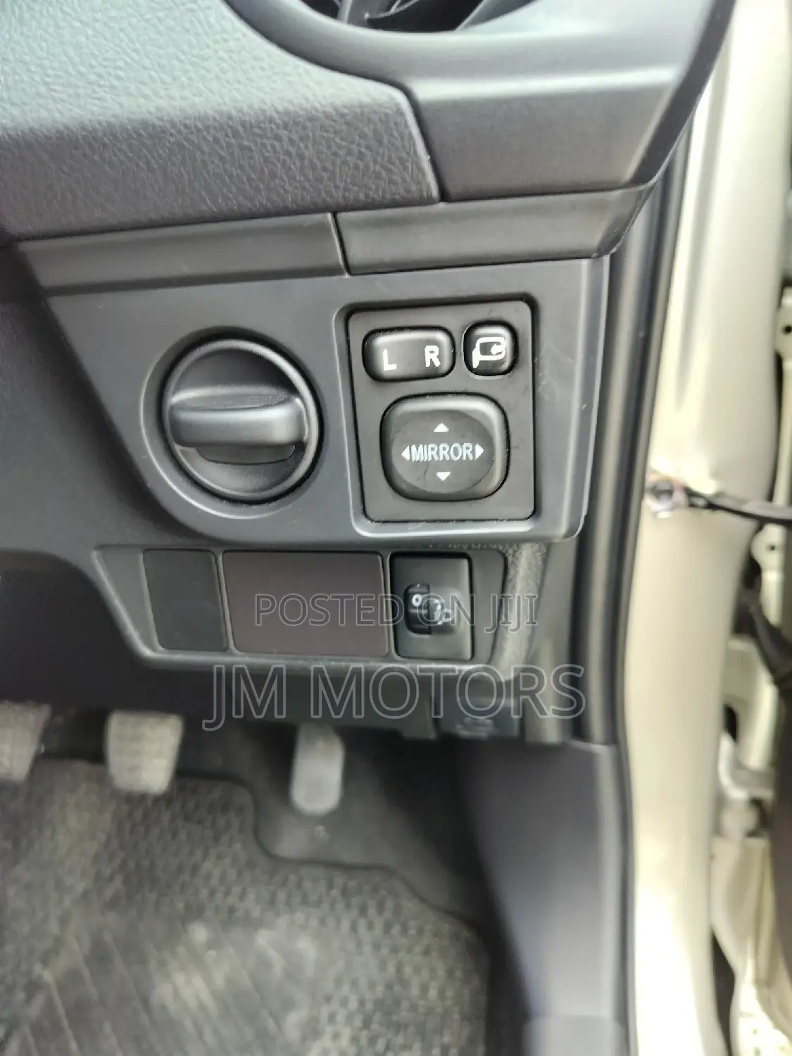 Toyota Axio 2016 Gold