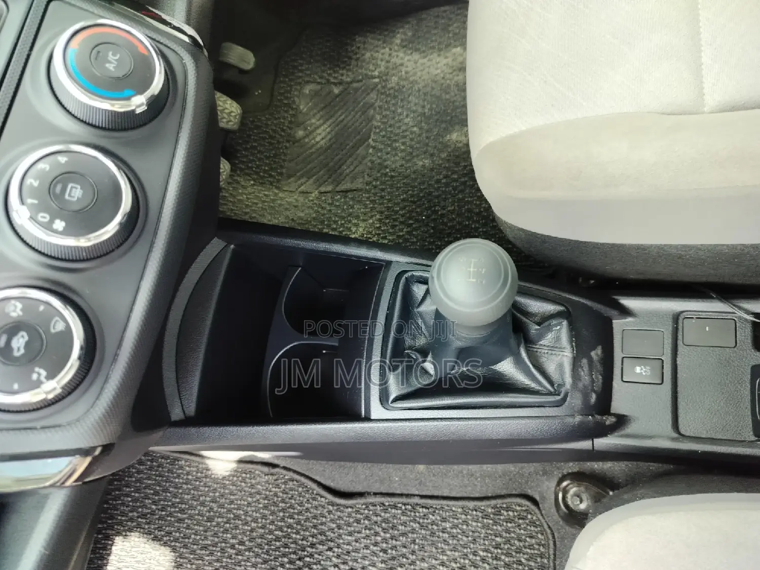 Toyota Axio 2016 Gold