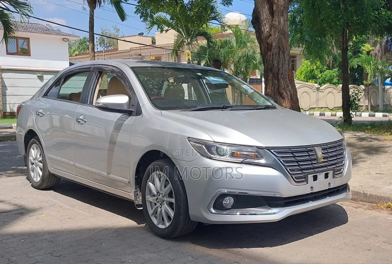 Toyota Premio 2016 Silver