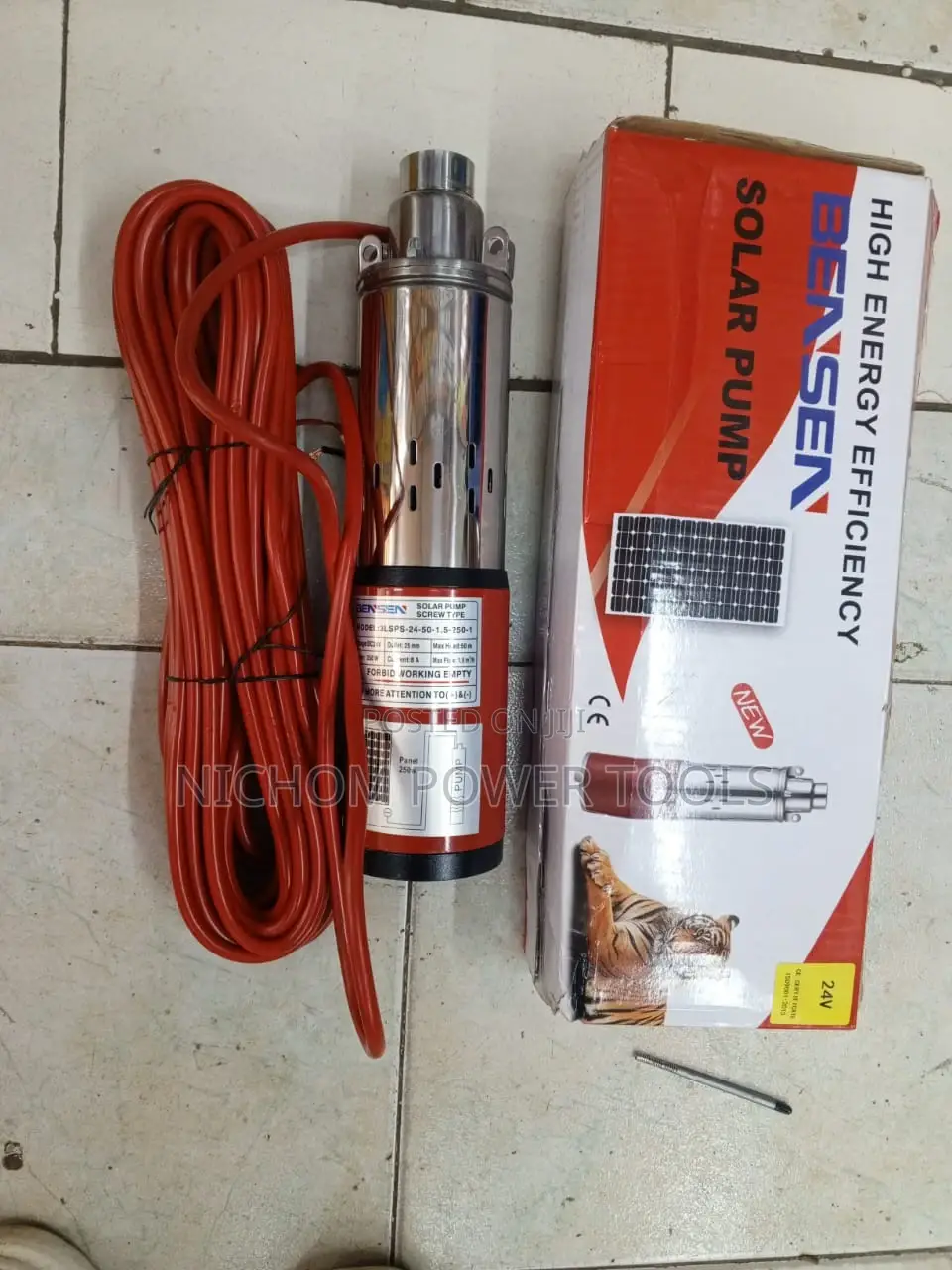 Bensen 50m and 250w Submersible Solar Water Pump