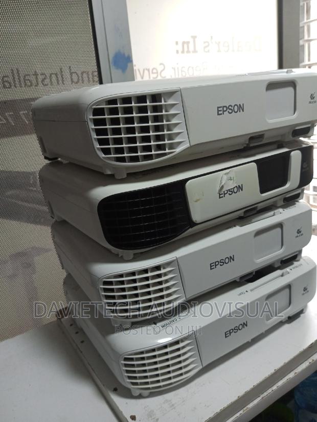 Epson Projectors S05 Projector Available - thumbnail 2