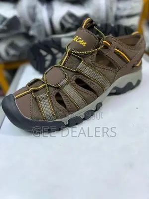 Men Keens Open Shoes