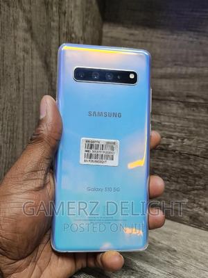 Samsung Galaxy S10 5G 256 GB Blue - main view