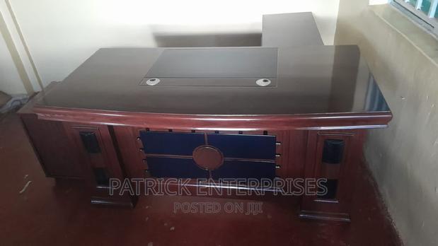 Executive Imported Morden Office Desk 1.6 MTRS