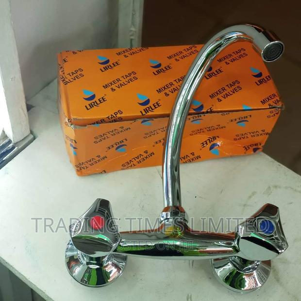 Kitchen Mixer Tap With Swivel Action
