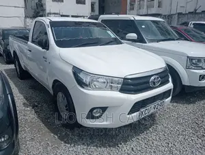 Toyota Hilux 2012 White