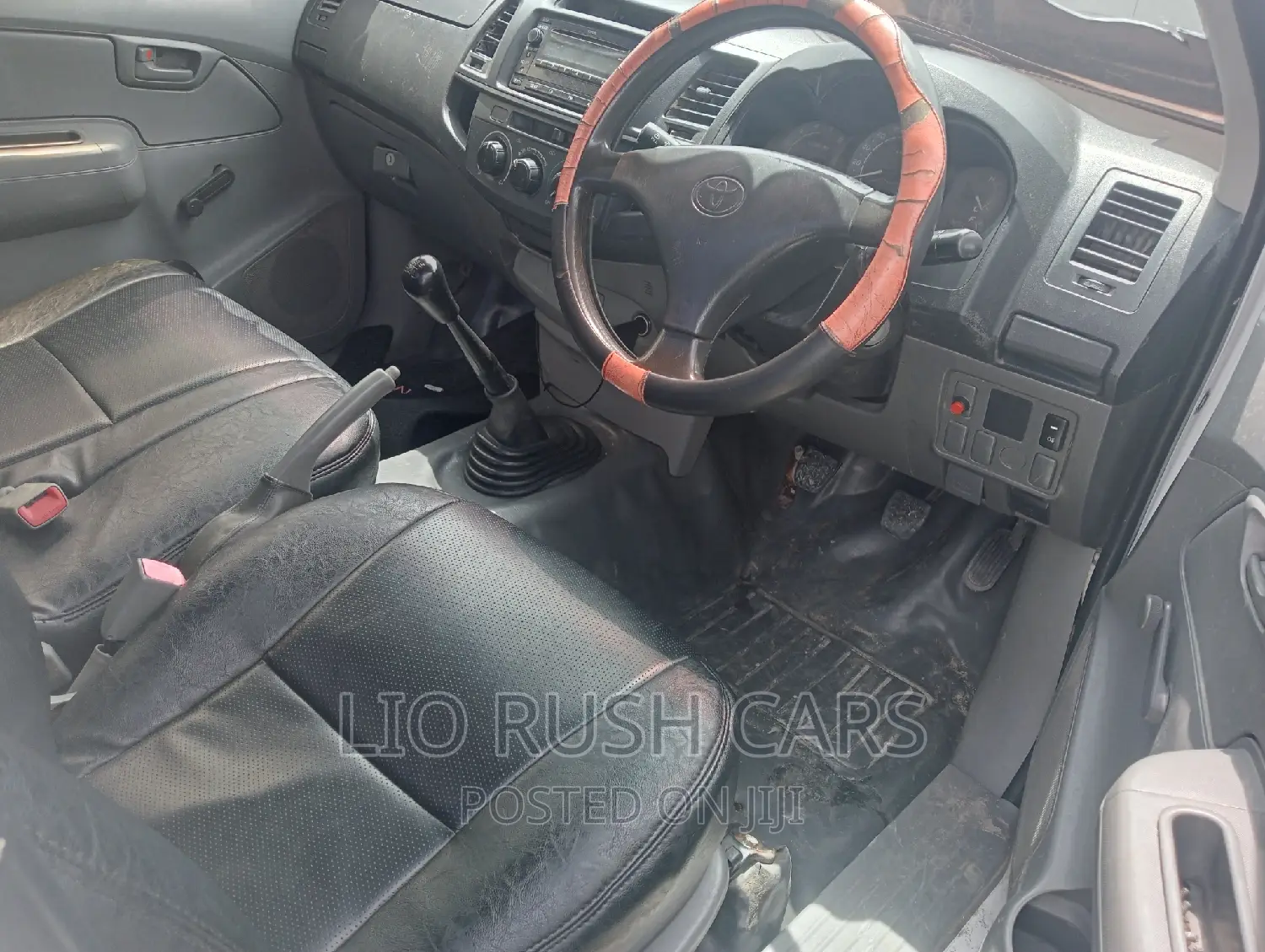 Toyota Hilux 2012 White
