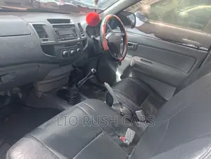 Toyota Hilux 2012 White