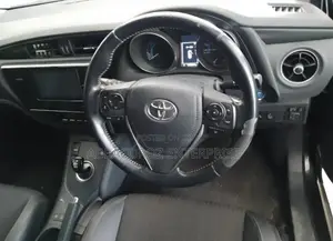 Toyota Auris 2017 Black