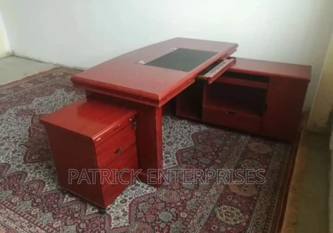 Executive Morden Imported Office Desk Mahogany 1.6 MTRS