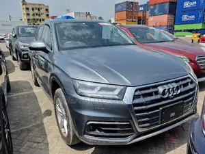 Audi Q5 2.0T Premium AWD quattro 2019 Gray