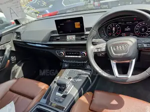 Audi Q5 2.0T Premium AWD quattro 2019 Gray