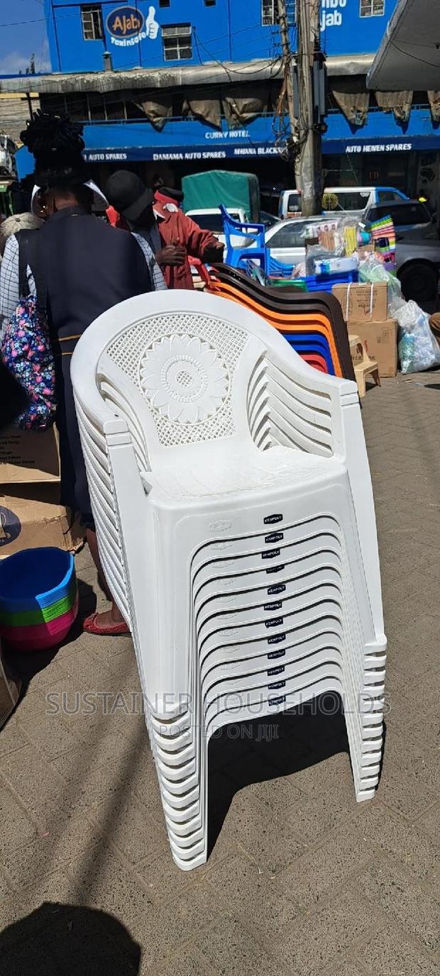 Arm Kenpoly Plastic Chairs (White) - main view
