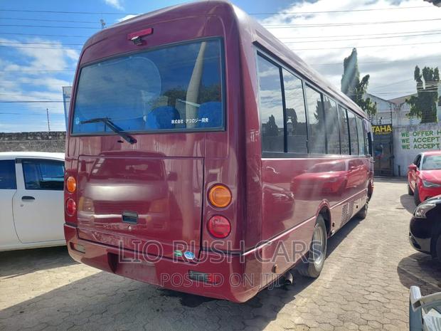 Mitsubishi Fuso Rosa 2017 Red