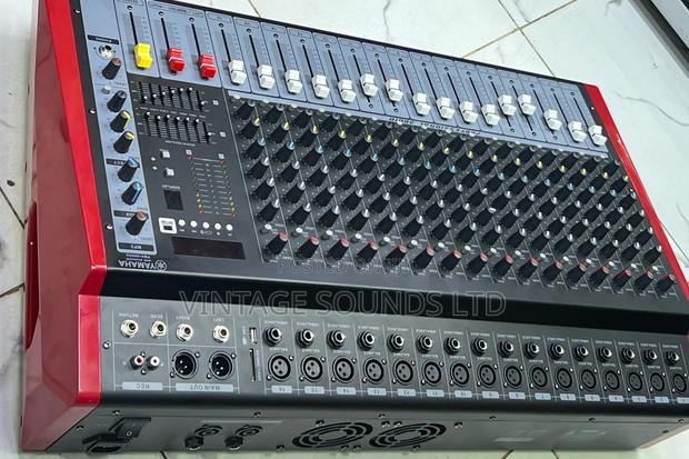 Yamaha PMX1600 Powered Mixer With Bluetooth USB Input - thumbnail 2