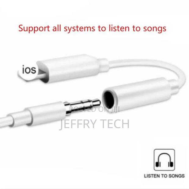 iPhone 7 6 8 11 X Earphone AUX Adaptador for Lightning - main view