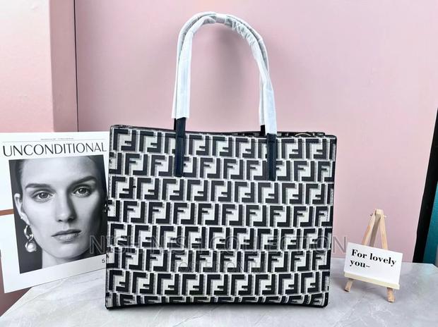 Classy Hand Bag - thumbnail 2