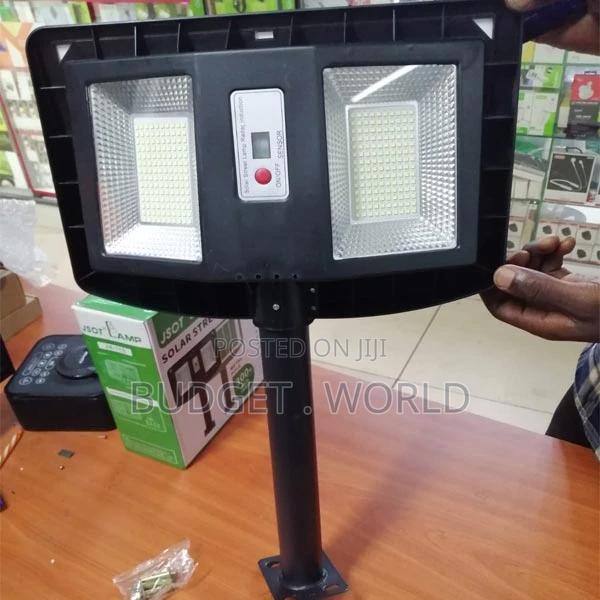 Quality- 300w Cclamp Cl115 Solar Street Lamp + Metal Pole