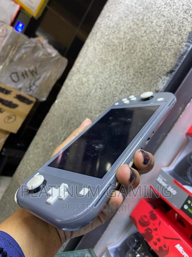Used Nintendo Switch Lite (Grey) - main view