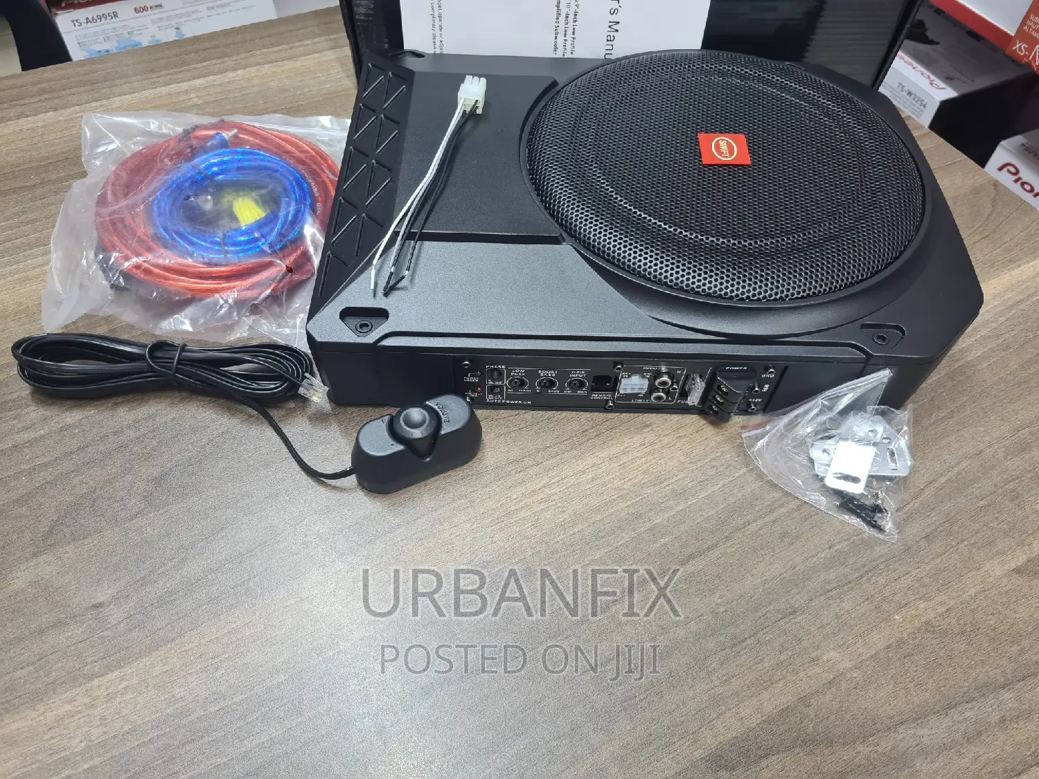 LUNUMAOS Slim Subwoofer, 600W Under Seat Active Subwoofer Active Hidden  Car/Truck Subwoofer With Amplifier Kit For All Cars With 12V Power (Wood