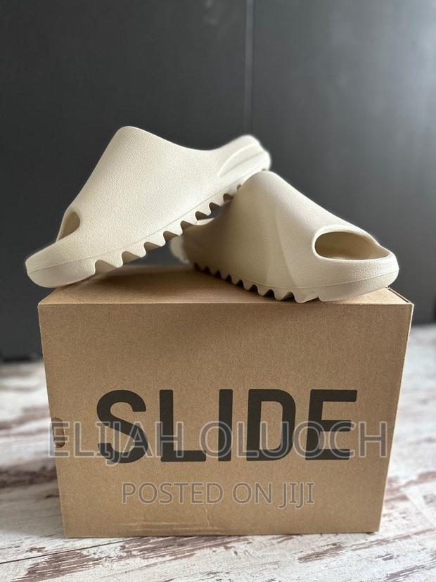Original Yeezy Slides - main view