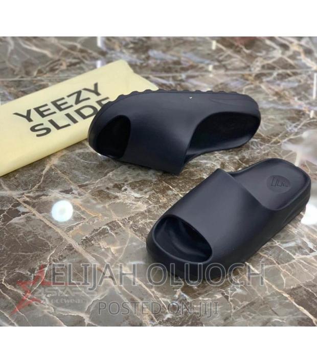 Original Yeezy Slides - thumbnail 2