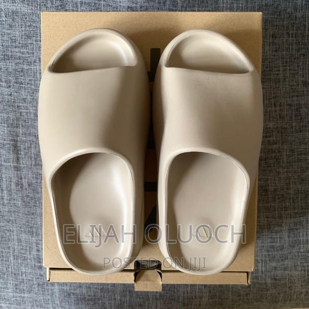 Original Yeezy Slides - thumbnail 3