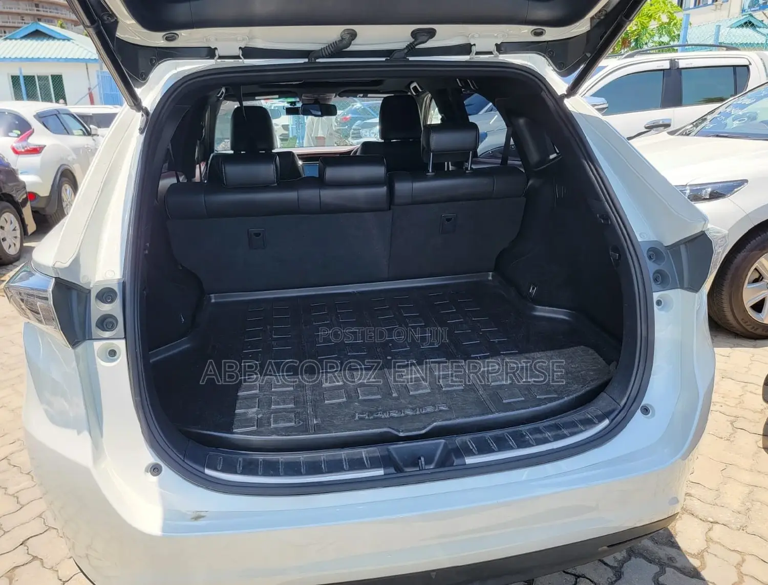 Toyota Harrier 2017 Off white