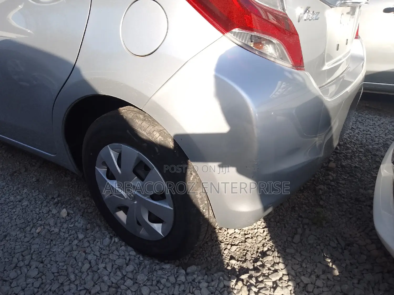 Toyota Vitz 1.3 FWD 5dr 2016 Silver