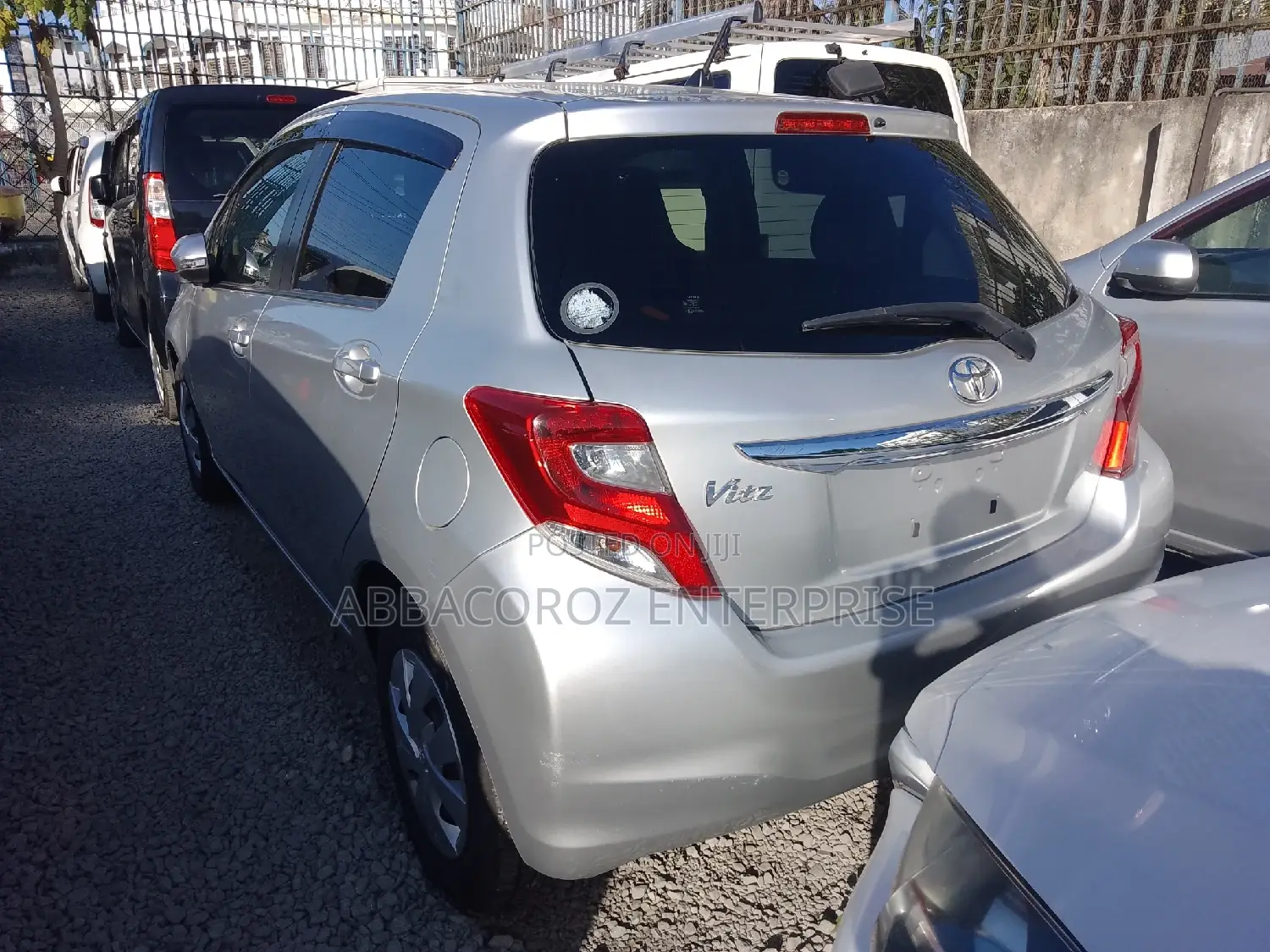 Toyota Vitz 1.3 FWD 5dr 2016 Silver
