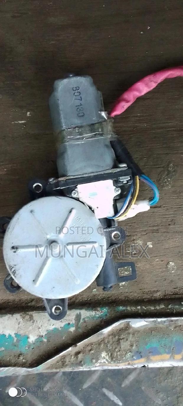 Subaru Impreza Motor - thumbnail 2