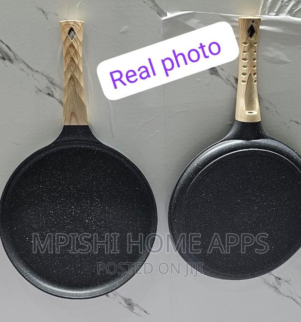Heavy Granite Chapati /Creep Pan With Bamboo Spreader - thumbnail 5