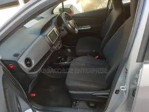 Toyota Vitz 1.3 FWD 5dr 2016 Silver
