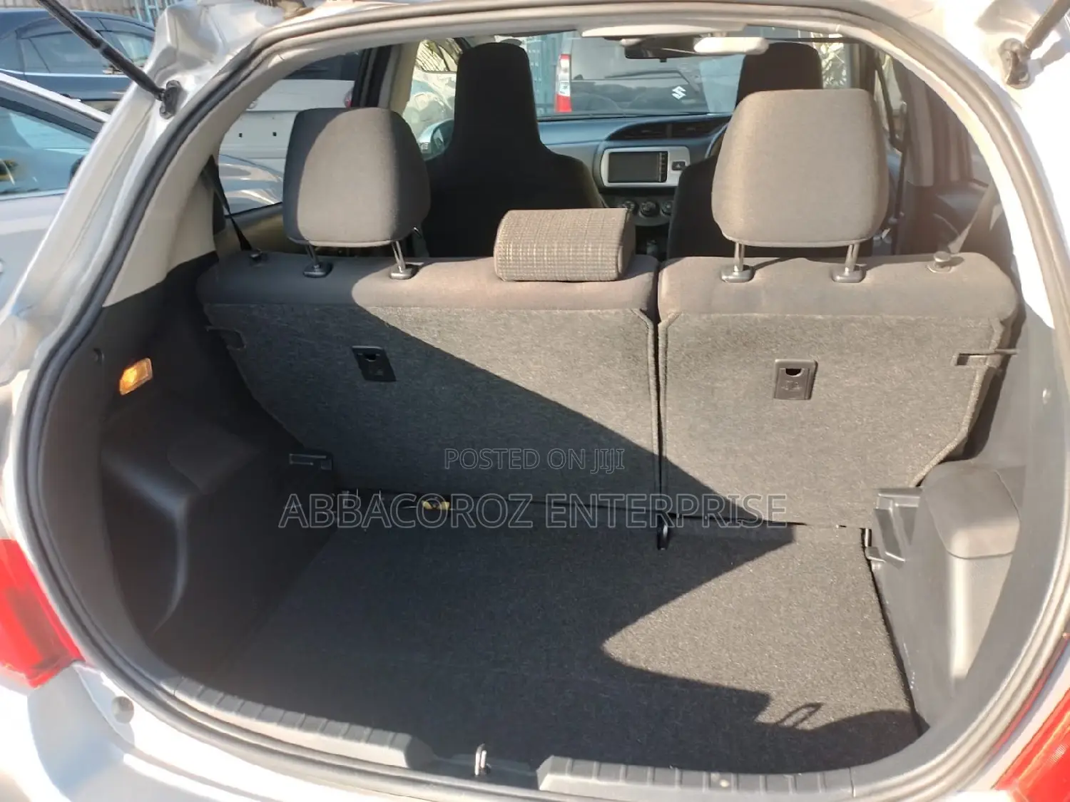 Toyota Vitz 1.3 FWD 5dr 2016 Silver