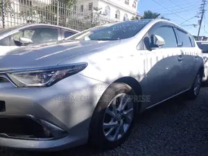 Toyota Auris 2016 Gray