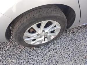 Toyota Auris 2016 Gray