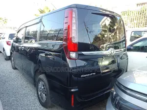 Toyota Esquire 2016 Matt Black