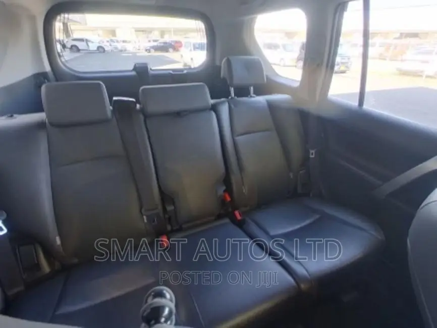 Toyota Land Cruiser 2018 Pearl