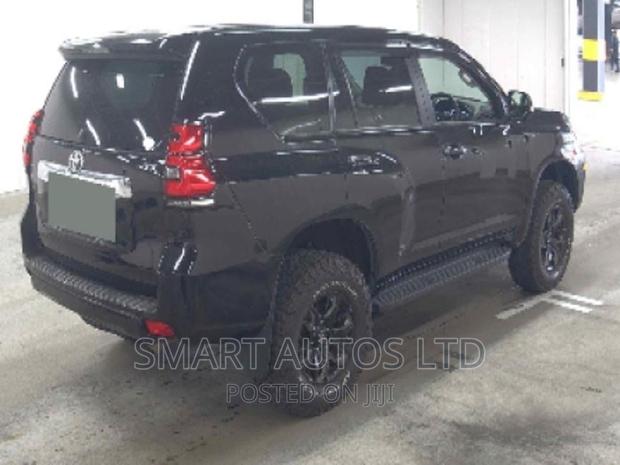 Toyota Land Cruiser Prado 2017 Black - thumbnail 4