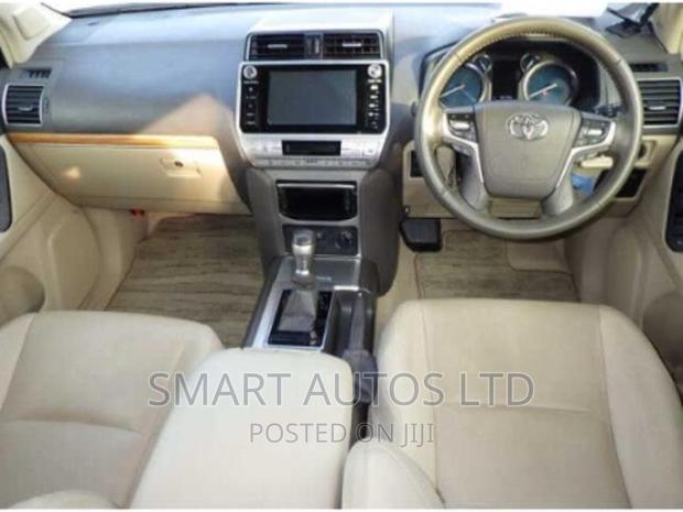 Toyota Land Cruiser Prado 2017 Pearl - thumbnail 3