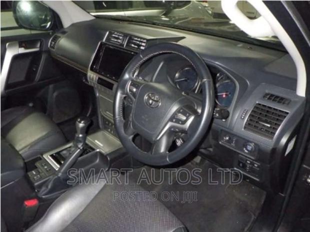 Toyota Land Cruiser Prado 2017 Gray - thumbnail 3