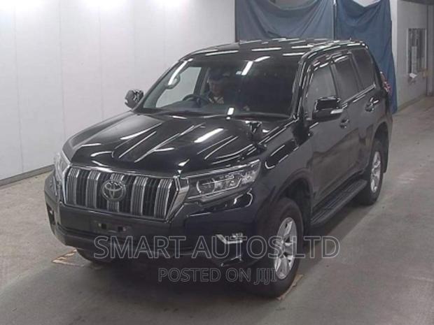 Toyota Land Cruiser Prado 2017 Black - main view