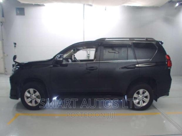Toyota Land Cruiser Prado 2019 Black - thumbnail 4